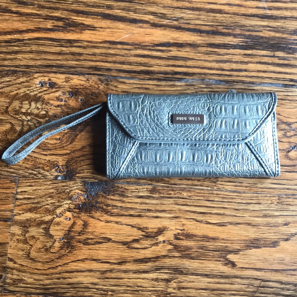Nine West Silver Wallet Wristlet